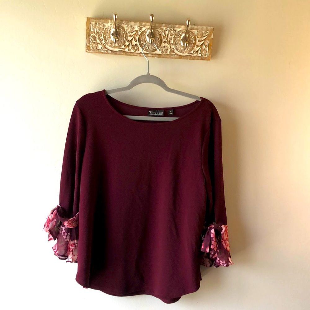 NY&CO 3/4 length bell sleeve with floral detail